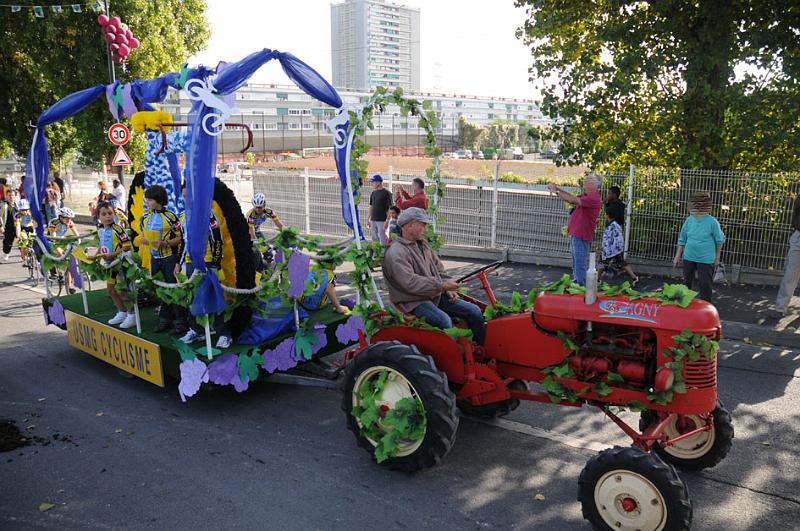 GAGNY2010DEFILE FOLKLO331
